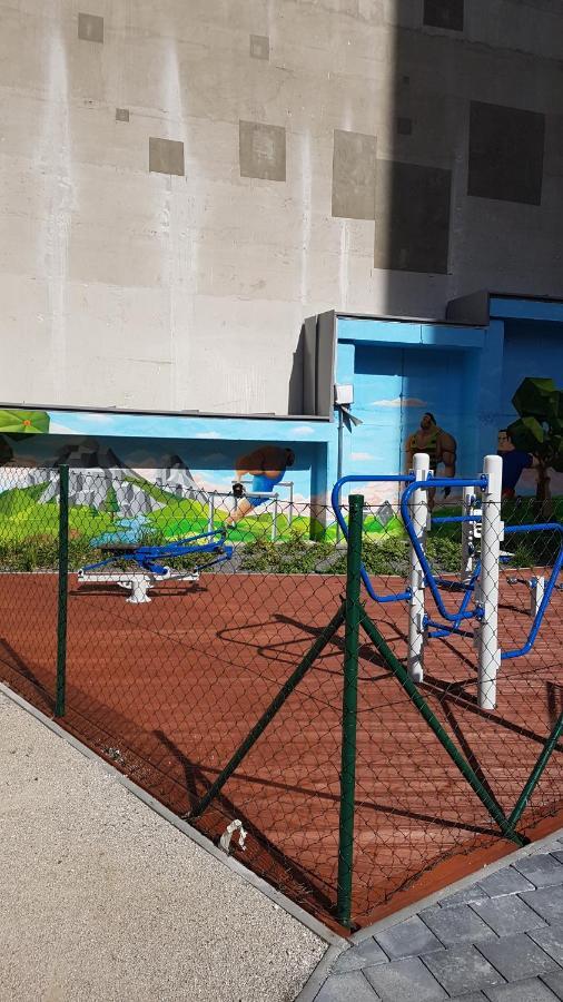 Moderny Byt V Sirsom Centre Apartman Pozsony Kültér fotó