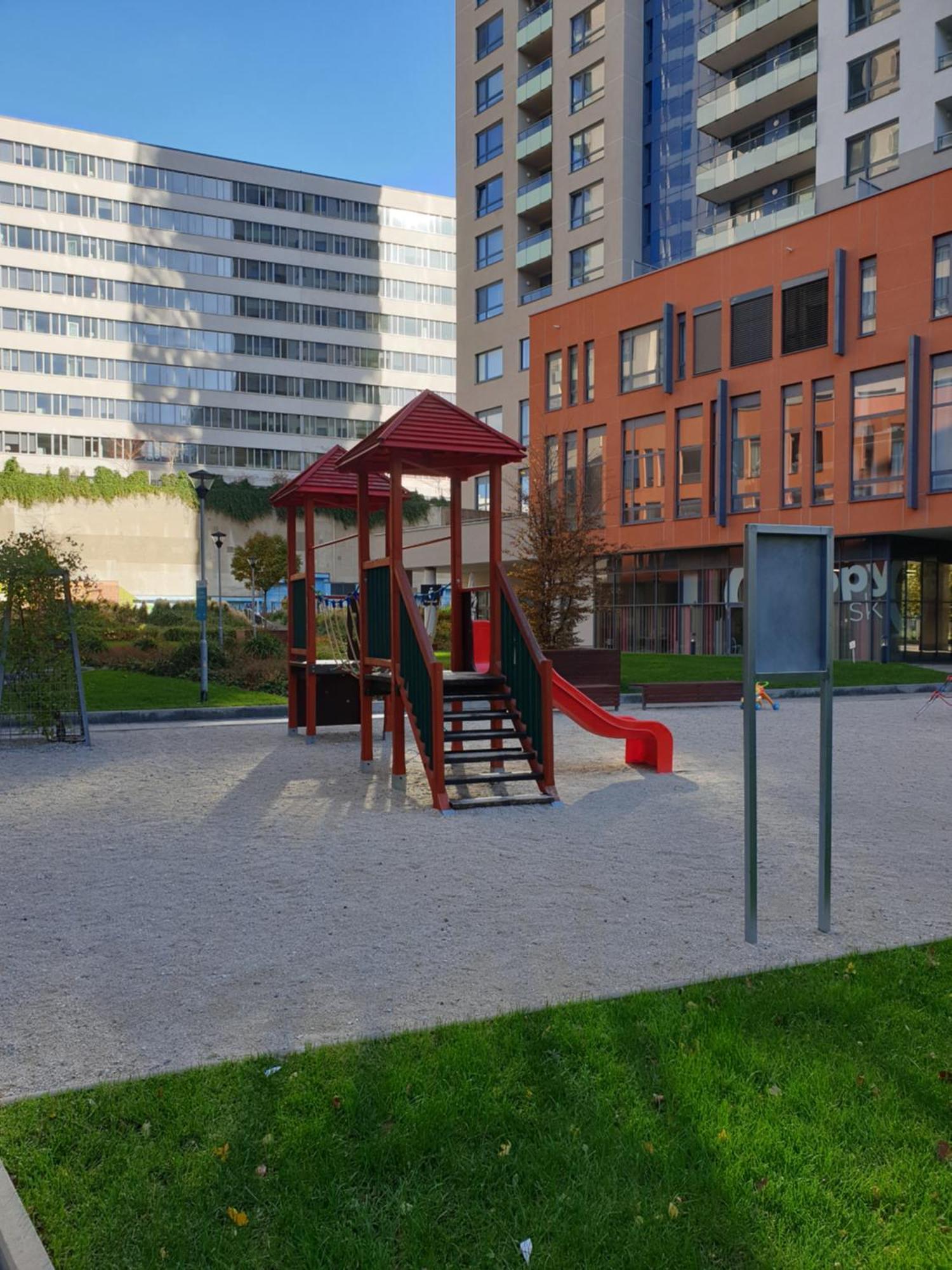 Moderny Byt V Sirsom Centre Apartman Pozsony Kültér fotó